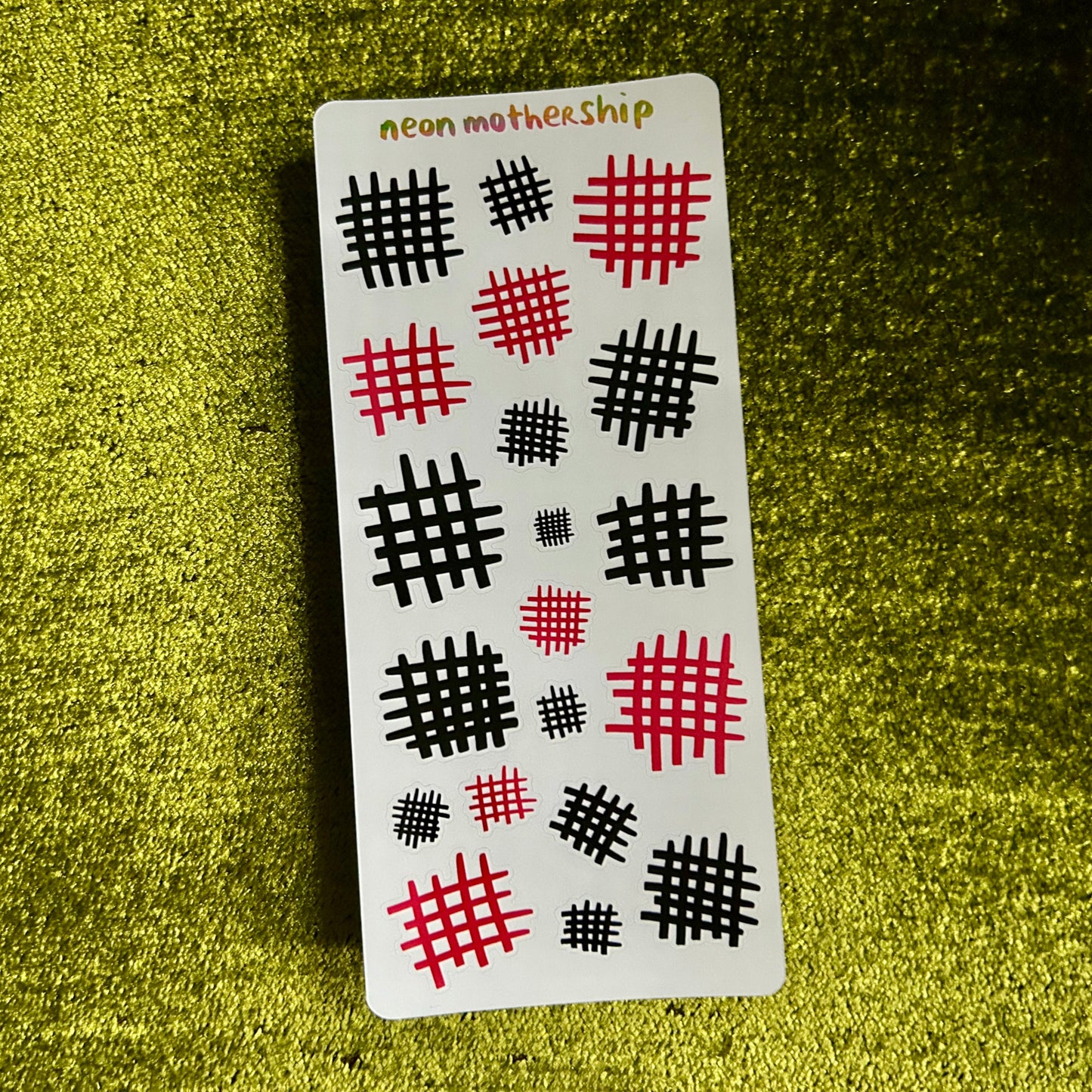 Space Waffles Deco - Black + Pink